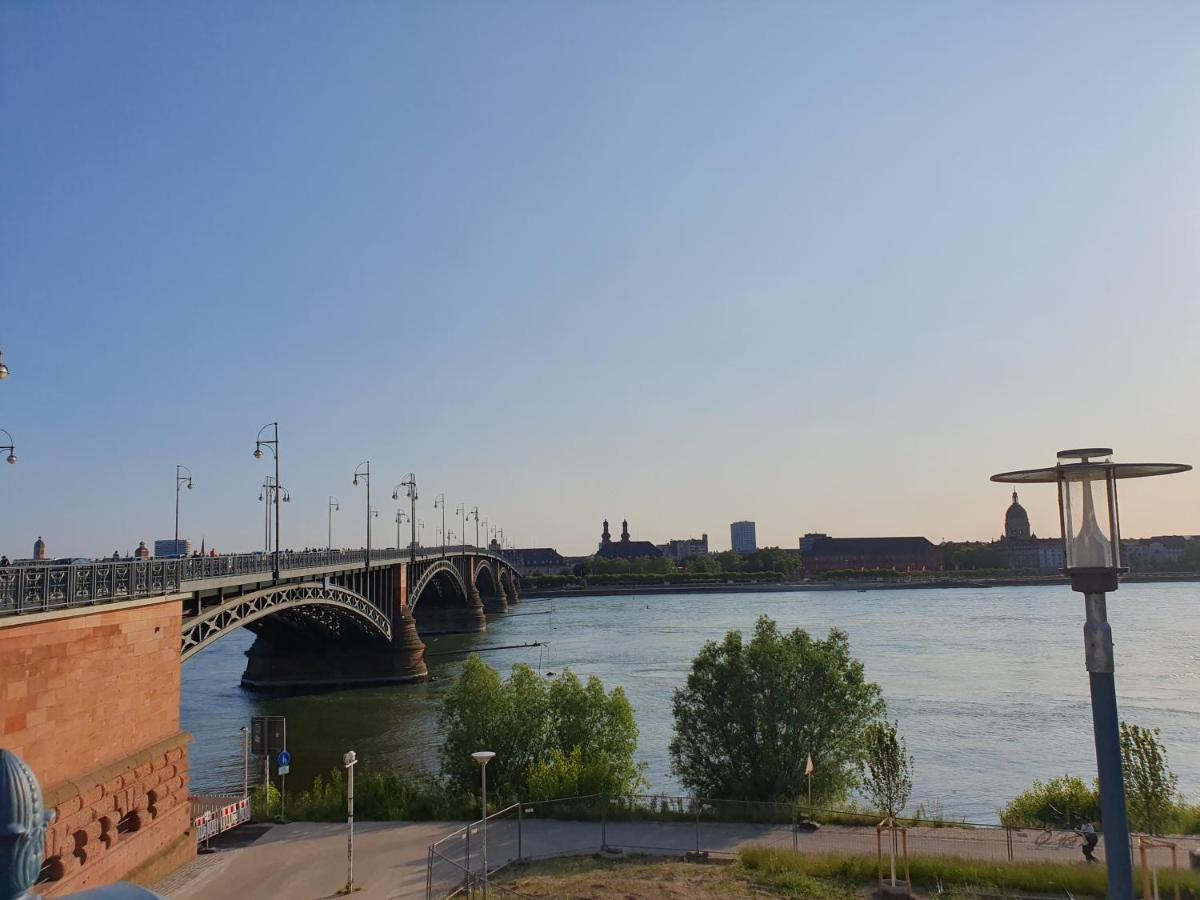 Privatzimmer An Der Uniklinik Mainz, Sehr Zentral Apartamento Exterior foto